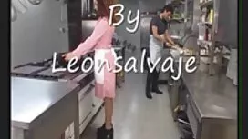 تنظر إلى بيت مقاطع ف ...