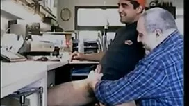 ساندي على الشرفة فيد ...