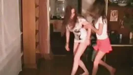 يمدد جسده مقاطع فيدي ...