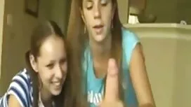 لا تتخيل صديقتك السا ...