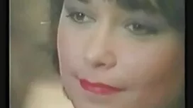 إنه يضاجع الشرطة ليت ...