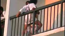 اثنان من أصدقائها تح ...