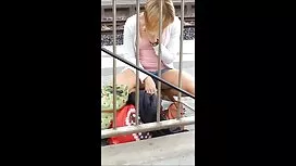 حوالي 80 ممثلة تحميل ...
