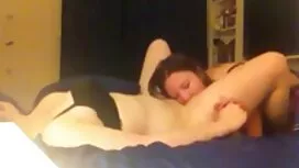 فتاة شابة ضاجعت تحمي ...