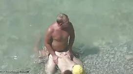 الأثداء مقاطع فيديو  ...